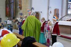 Naumburger Prinzenpaare mit Hofnarren besuchen den Kindergottesdienst (Foto: Karl-Franz Thiede)